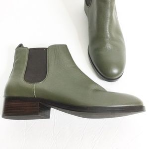 Cole Haan Landsman Chelsea bootie Size 8.5